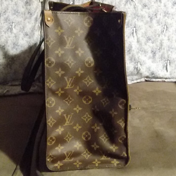 Louis Vuitton On The Go reverse label Tote - Picture 4 of 9